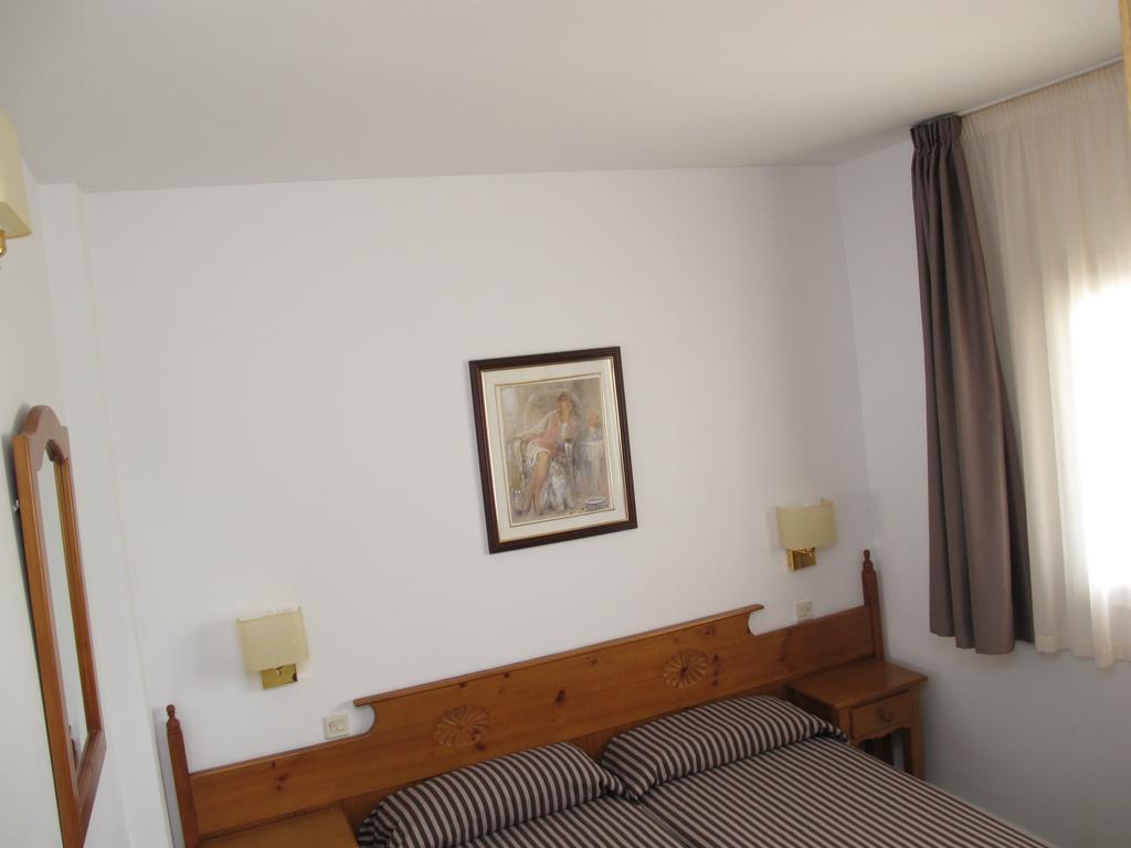 Apartamentos Santi Lloret de Mar Phòng bức ảnh